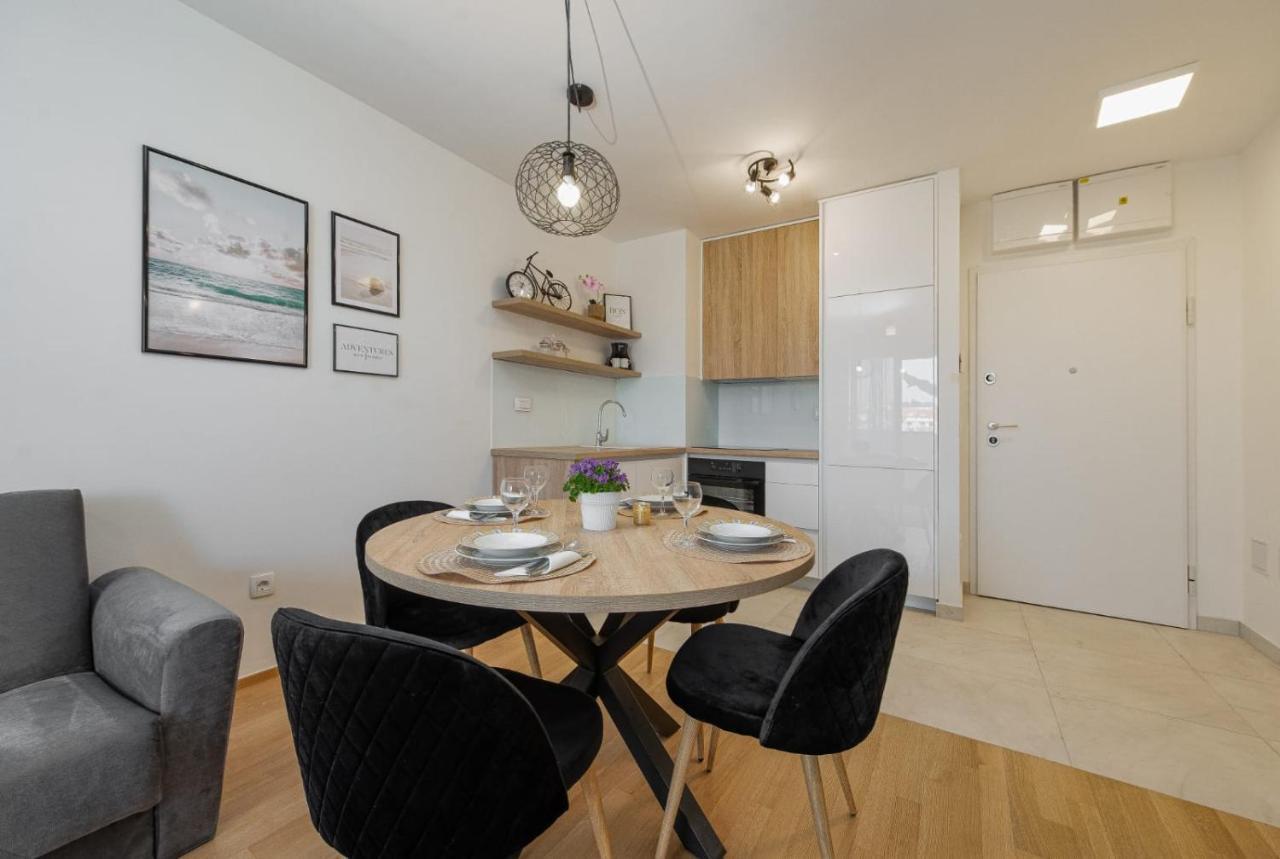 Lovely - With Parking And Balcony Appartamento *
